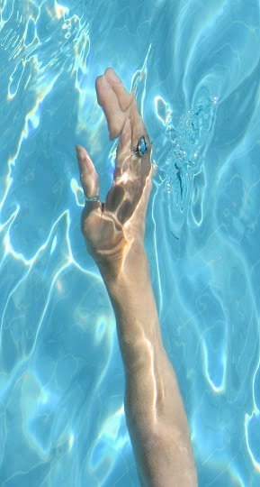 What happens when you find your hands in a dream?